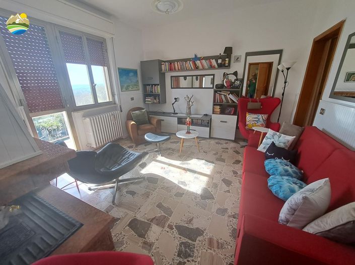 Image No.18-3 Bed Country House for sale