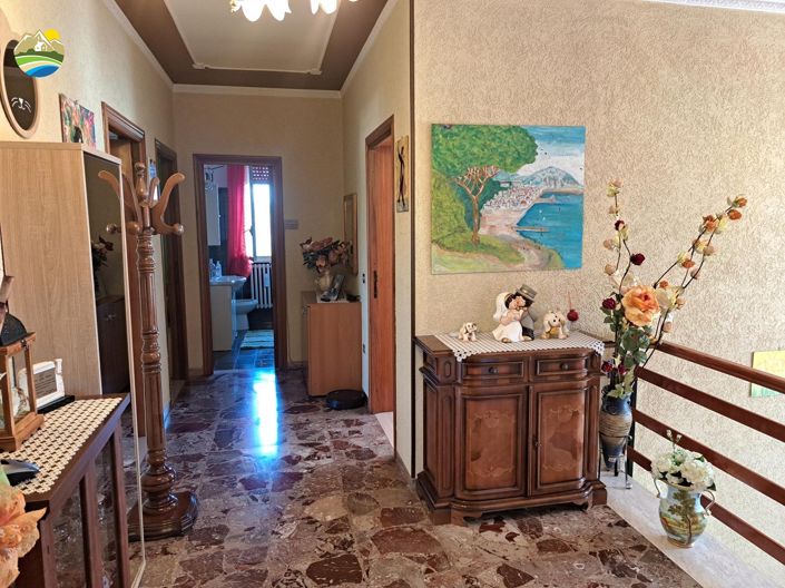 Image No.22-3 Bed Country House for sale