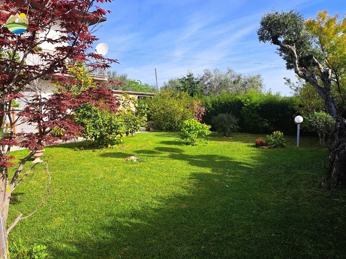 Image No.8-3 Bed Country House for sale