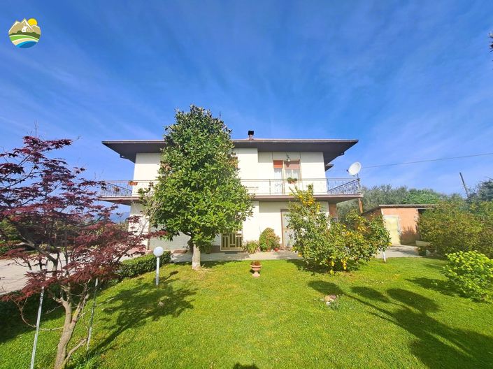 Image No.9-3 Bed Country House for sale