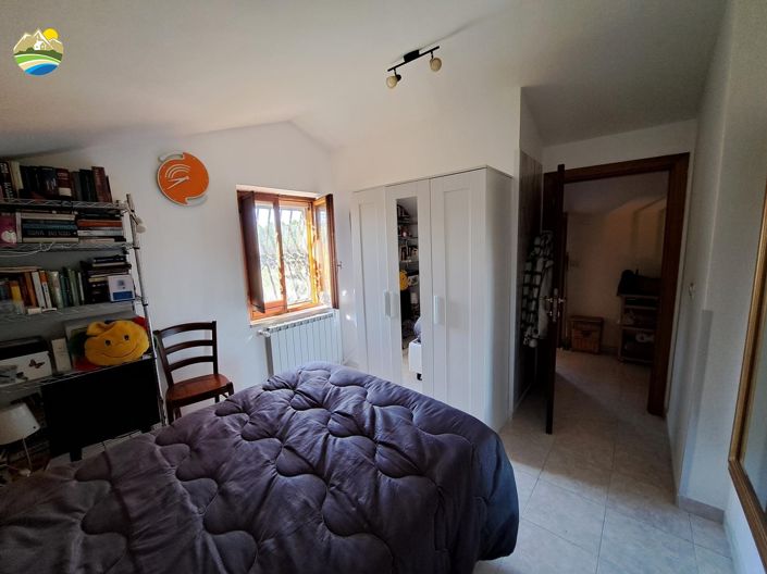 Image No.19-2 Bed Country House for sale