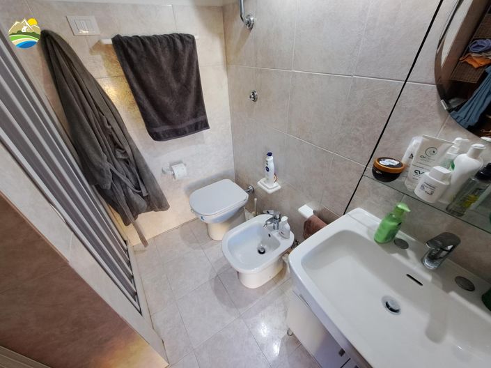 Image No.20-2 Bed Country House for sale