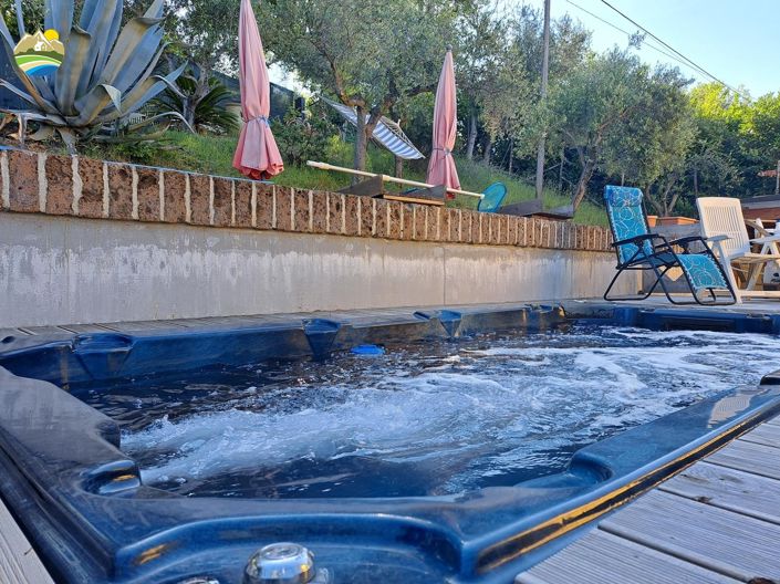 Image No.22-2 Bed Country House for sale