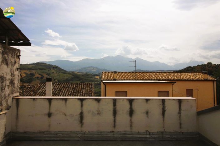 Image No.19-4 Bed Townhouse for sale