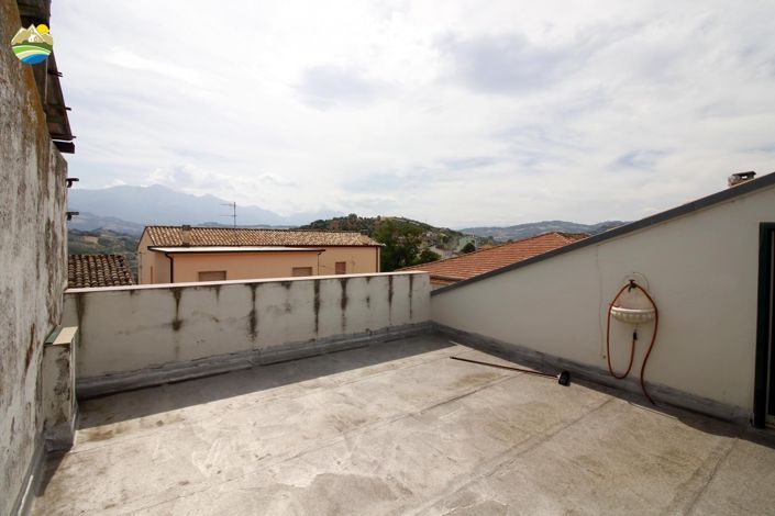 Image No.22-4 Bed Townhouse for sale