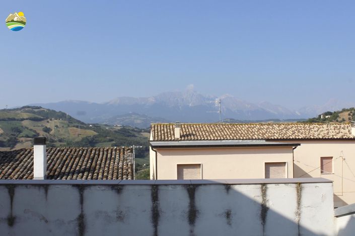 Image No.5-4 Bed Townhouse for sale