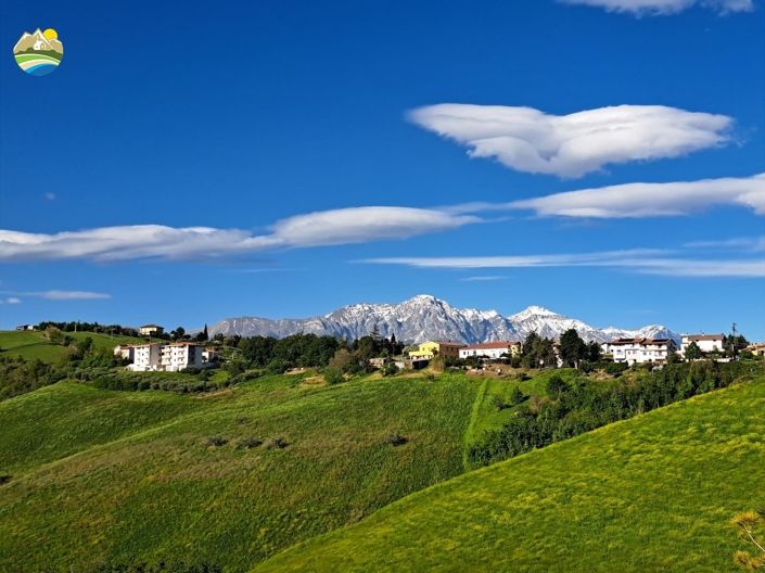 Image No.17-2 Bed Country House for sale