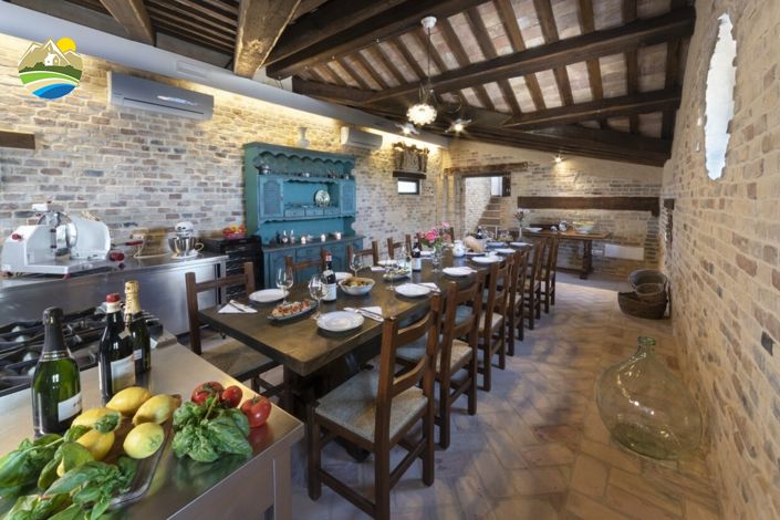 Image No.2-9 Bed Villa for sale