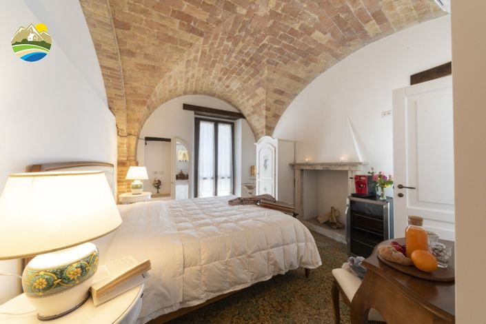 Image No.20-9 Bed Villa for sale