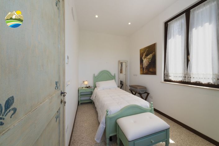 Image No.26-9 Bed Villa for sale