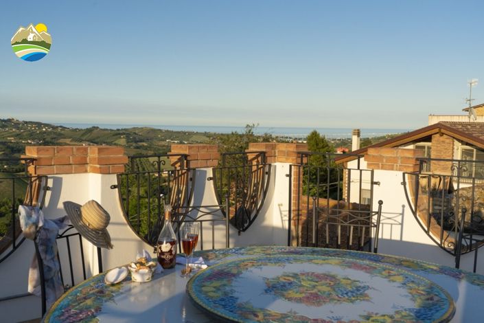 Image No.5-9 Bed Villa for sale