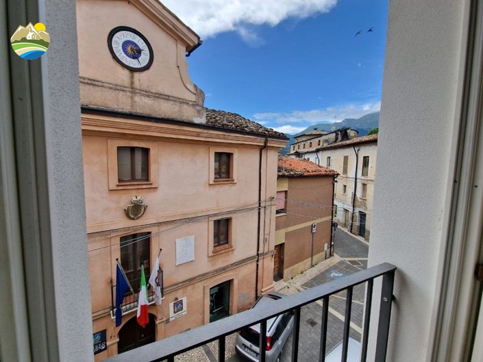 Image No.12-2 Bed Townhouse for sale