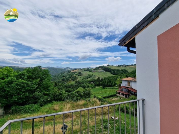 Image No.18-2 Bed Townhouse for sale