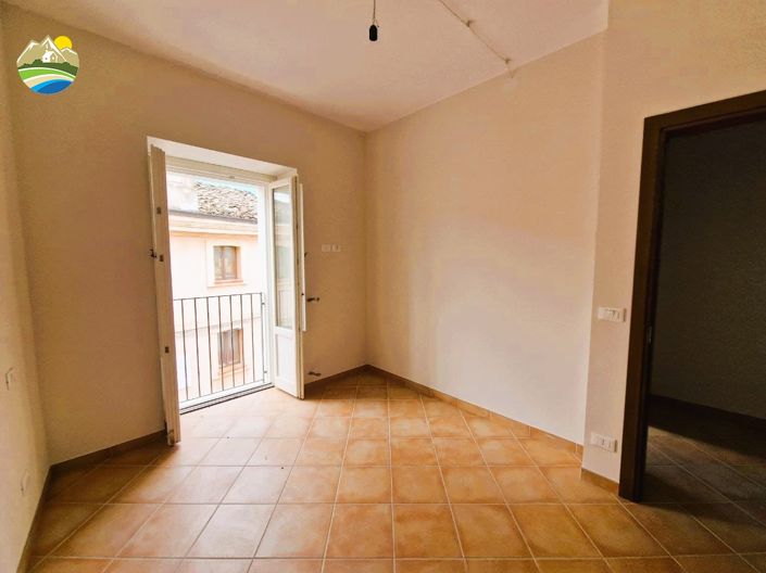 Image No.21-2 Bed Townhouse for sale