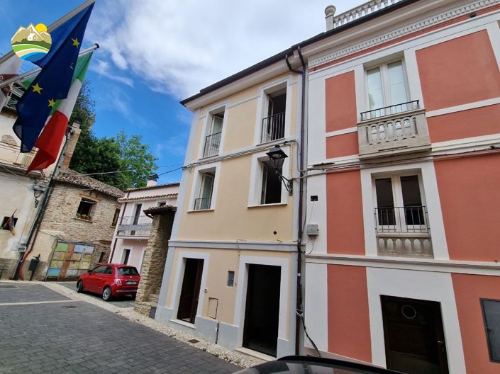 Image No.6-2 Bed Townhouse for sale