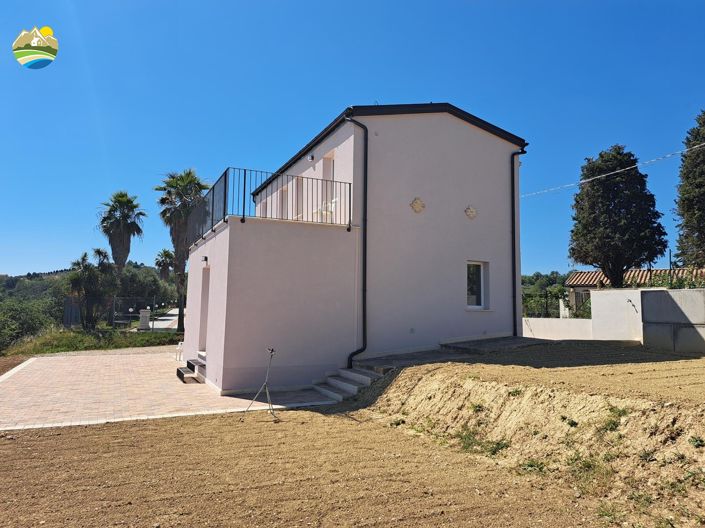 Image No.10-2 Bed Country House for sale