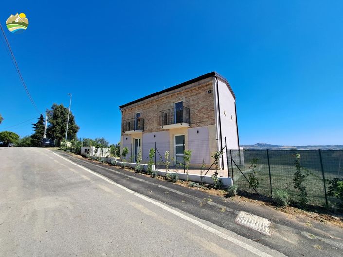 Image No.12-2 Bed Country House for sale