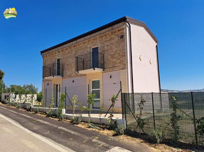 Image No.16-2 Bed Country House for sale