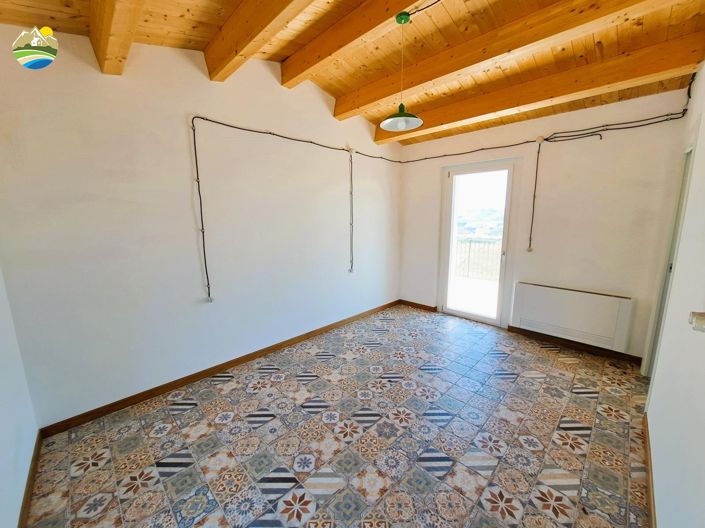 Image No.36-2 Bed Country House for sale