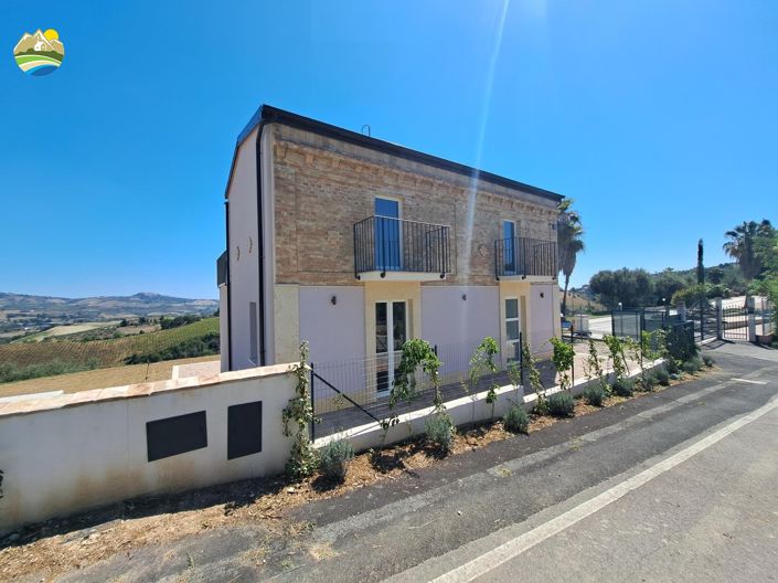 Image No.7-2 Bed Country House for sale