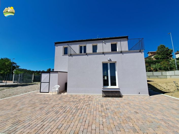 Image No.8-2 Bed Country House for sale