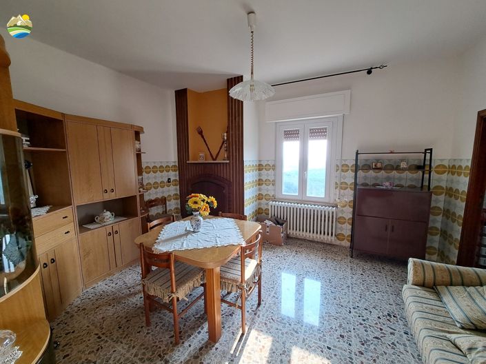 Image No.14-3 Bed Country House for sale