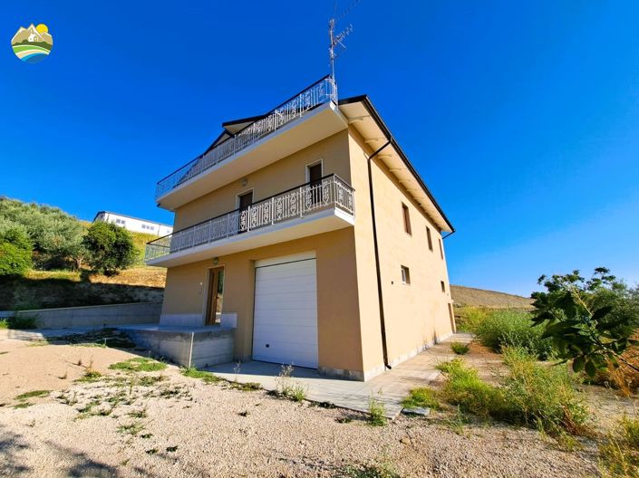 Image No.3-3 Bed Country House for sale