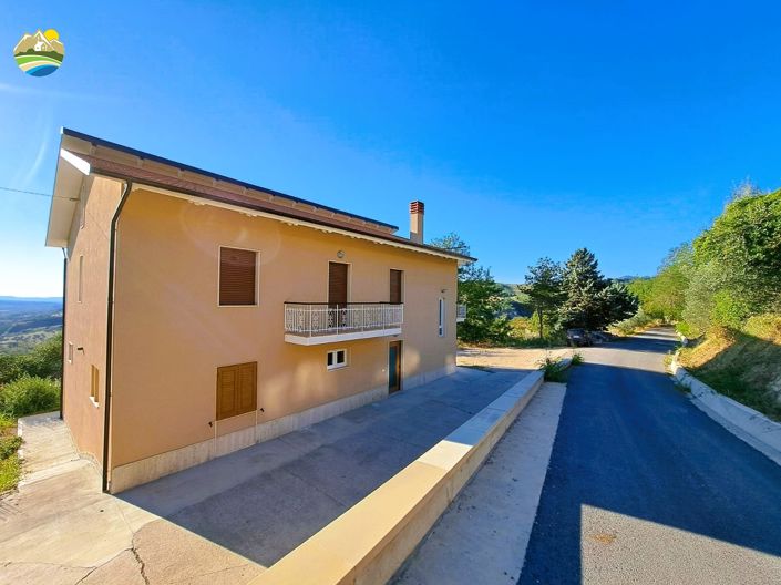 Image No.6-3 Bed Country House for sale