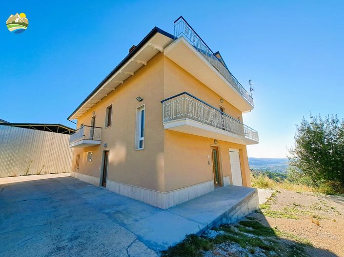 Image No.7-3 Bed Country House for sale