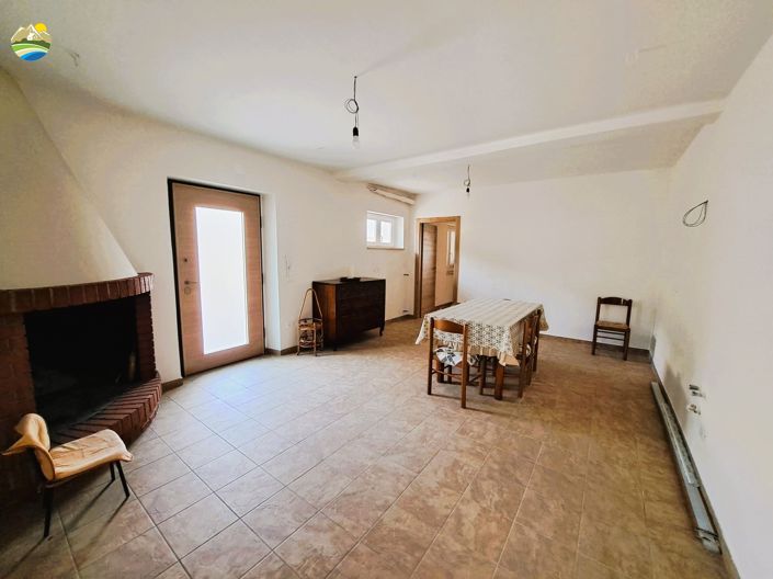 Image No.9-3 Bed Country House for sale