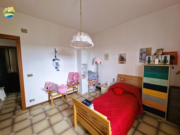 Image No.22-4 Bed Country House for sale