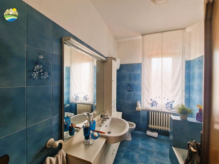 Image No.23-4 Bed Country House for sale