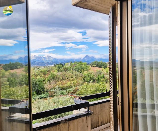 Image No.25-4 Bed Country House for sale