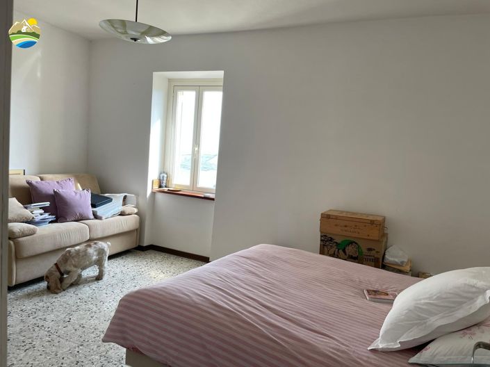 Image No.10-3 Bed Townhouse for sale