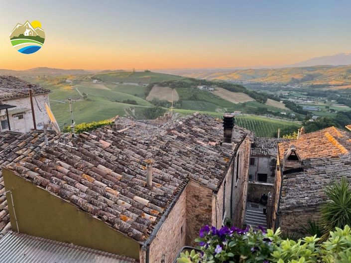 Image No.27-3 Bed Townhouse for sale