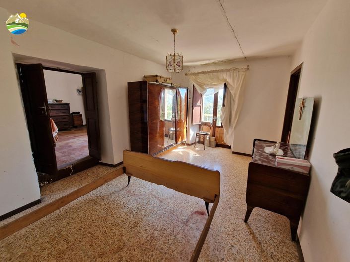 Image No.19-2 Bed Country House for sale