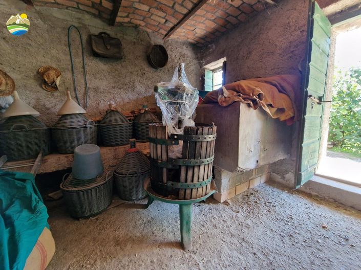 Image No.27-2 Bed Country House for sale