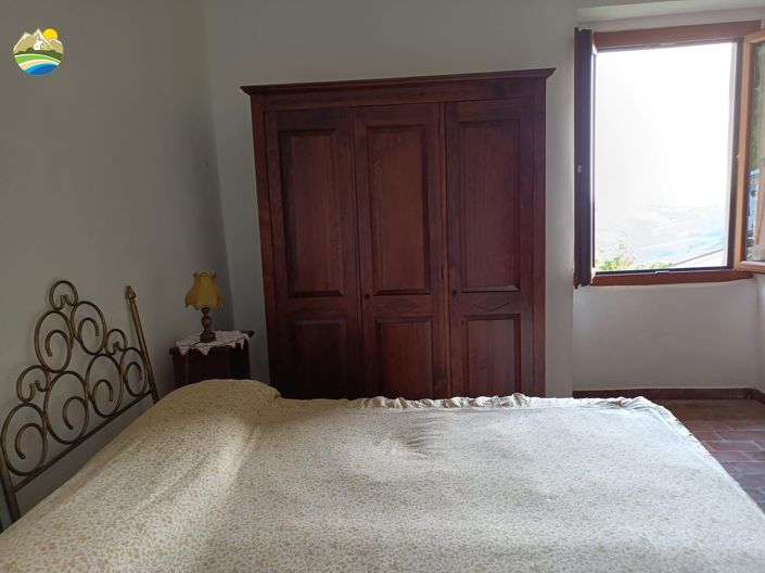 Image No.24-4 Bed Country House for sale