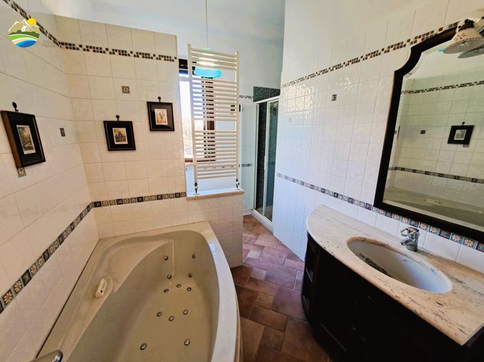 Image No.18-3 Bed Country House for sale