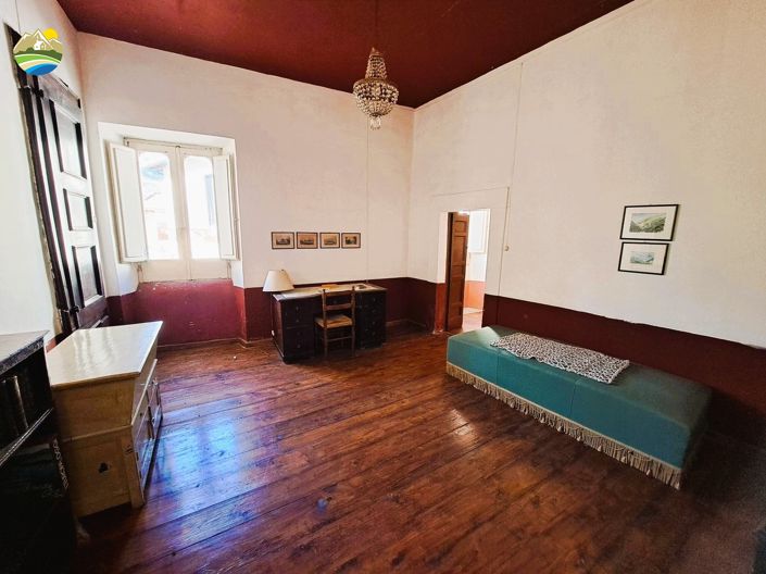 Image No.14-8 Bed Townhouse for sale