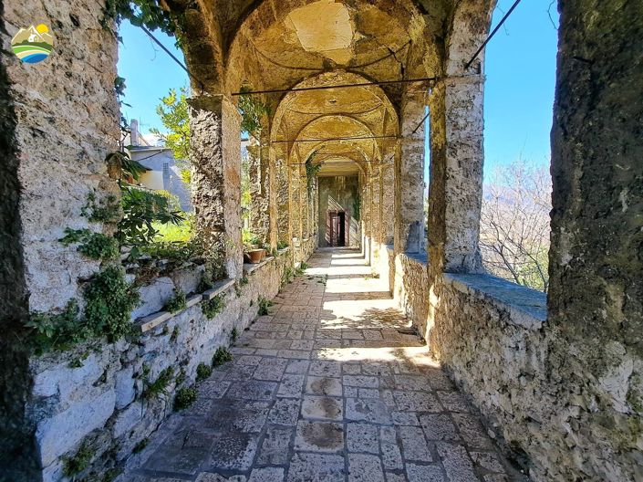 Image No.19-8 Bed Townhouse for sale