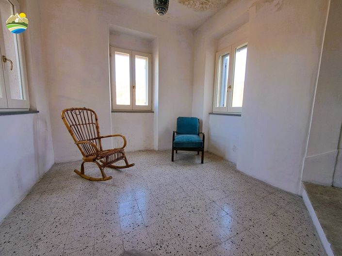 Image No.25-8 Bed Townhouse for sale