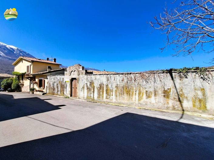 Image No.39-8 Bed Townhouse for sale