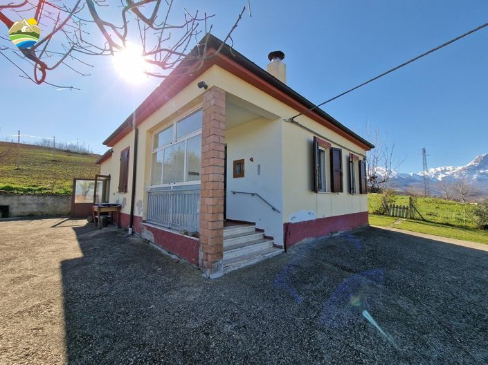 Image No.3-2 Bed Country House for sale