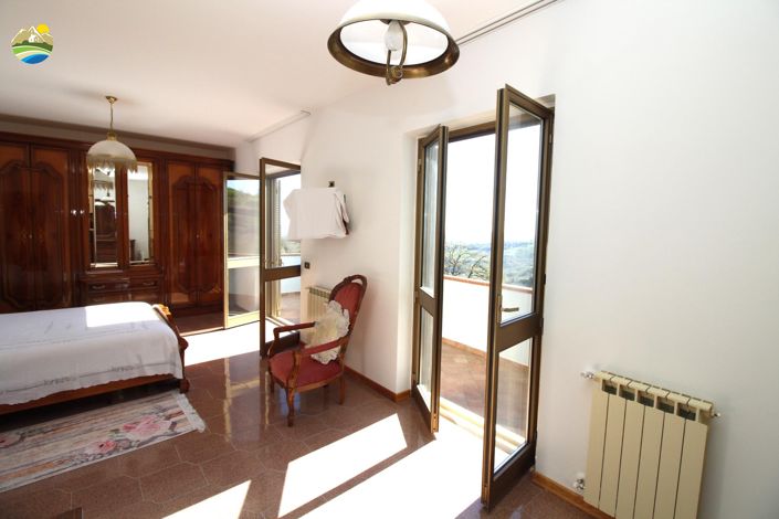 Image No.16-2 Bed Country House for sale