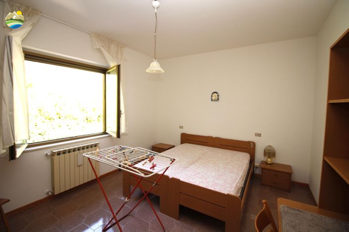 Image No.19-2 Bed Country House for sale