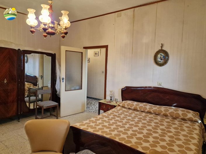 Image No.12-Maison de campagne de 3 chambres à vendre à Bisenti