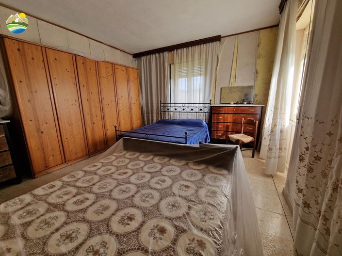 Image No.13-Maison de campagne de 3 chambres à vendre à Bisenti