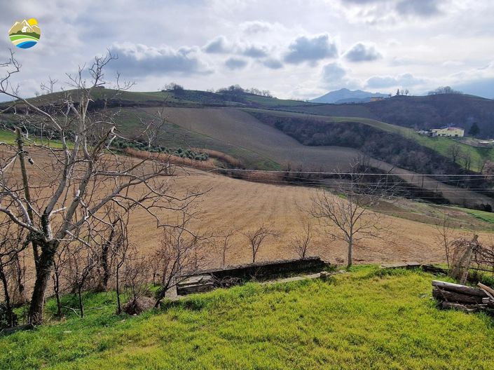 Image No.23-Maison de campagne de 3 chambres à vendre à Bisenti