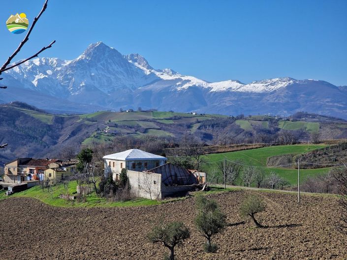 Image No.7-Maison de campagne de 3 chambres à vendre à Bisenti